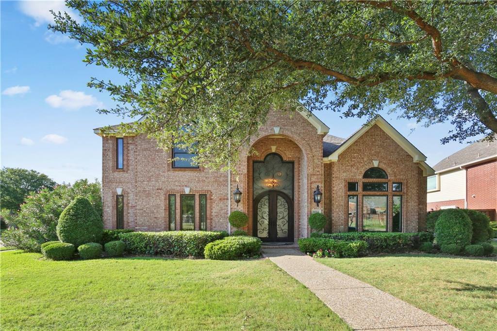 Property Photo:  902 Oakwood Lane  TX 75019 