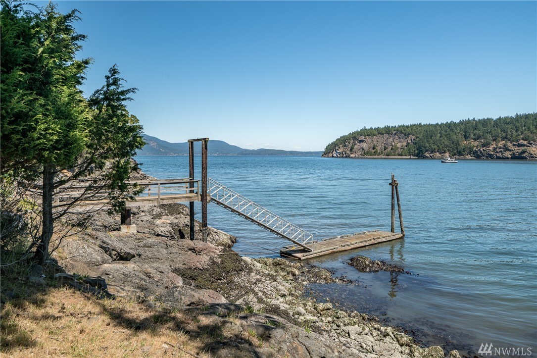 Property Photo: 207 Otter Lane WA 98261