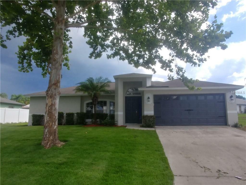 Property Photo:  302 Country Lakes Circle  FL 34736 