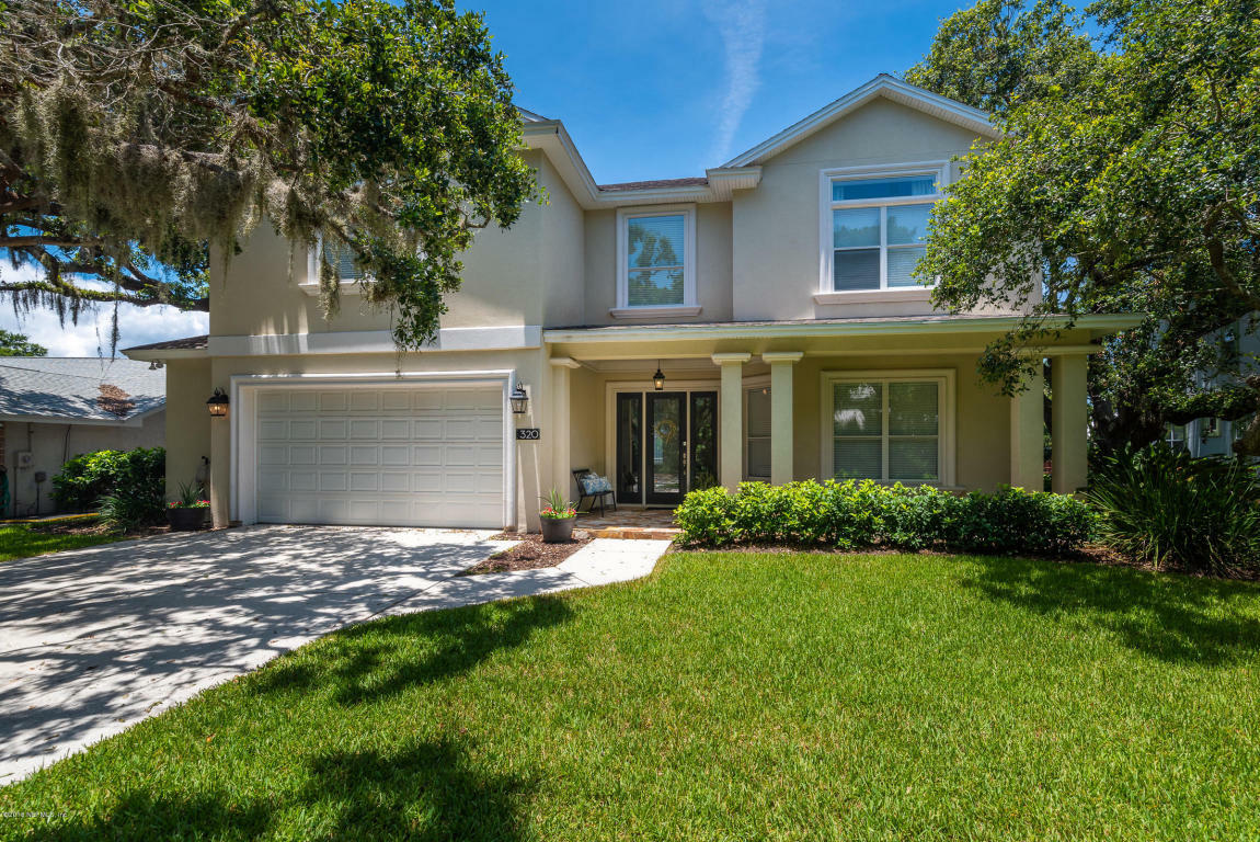 Property Photo:  320 Amelia Court  FL 32080 