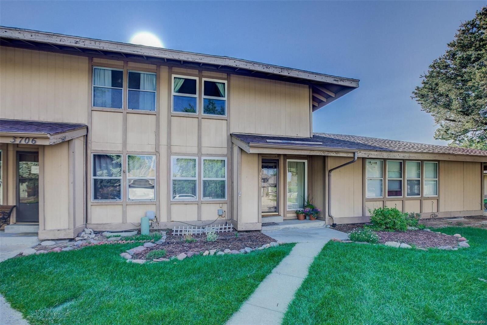 Property Photo:  3708 South Fairplay Way  CO 80014 