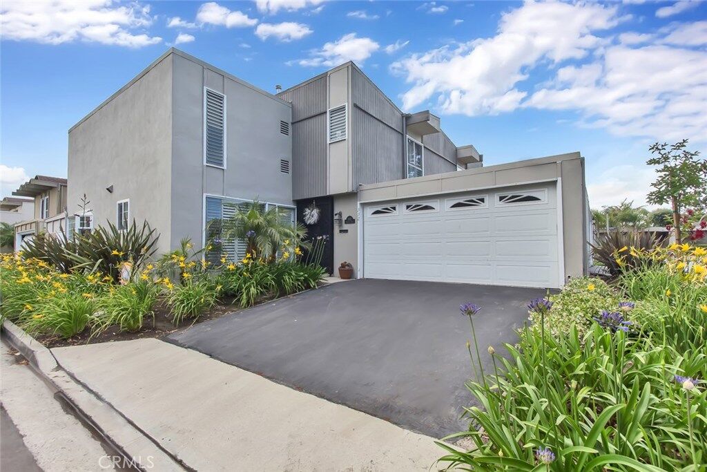 Property Photo:  332 Bordeaux Lane  CA 92627 