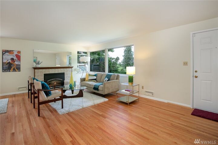 Property Photo:  11210 Palatine Avenue N  WA 98133 