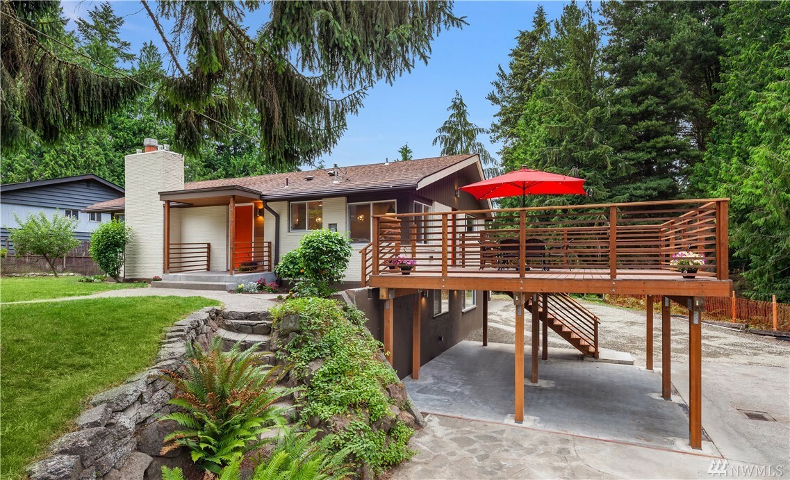 Property Photo:  1546 NE 166th St  WA 98155 