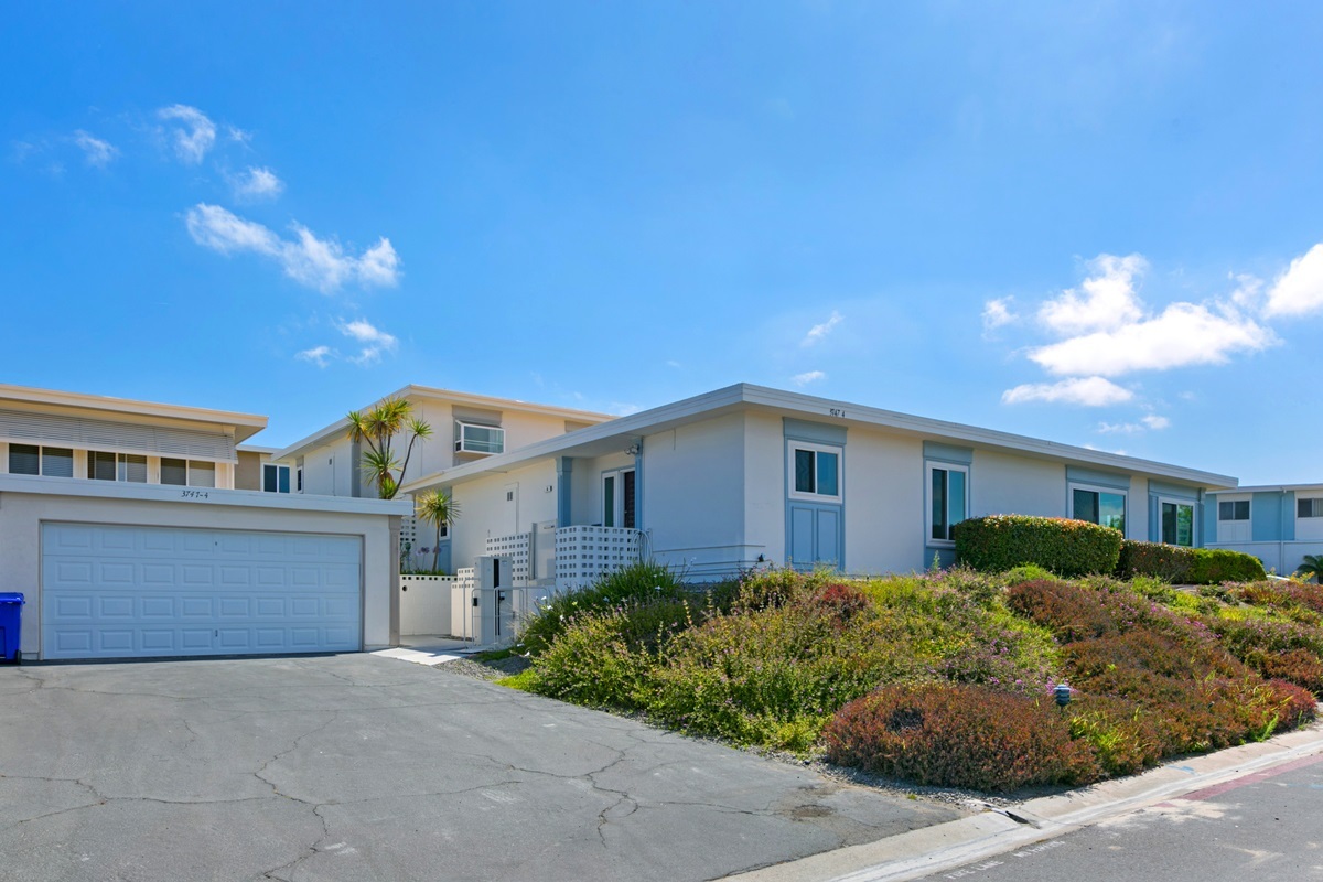 Property Photo: 3747 Vista Campana S 4 CA 92057
