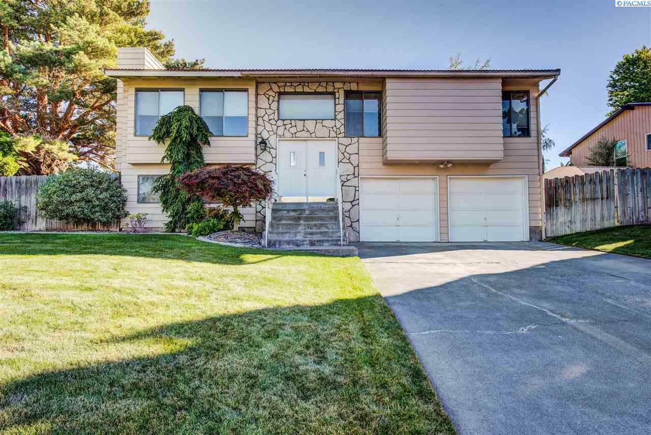 Property Photo:  1049 W 14th Ave  WA 99337 