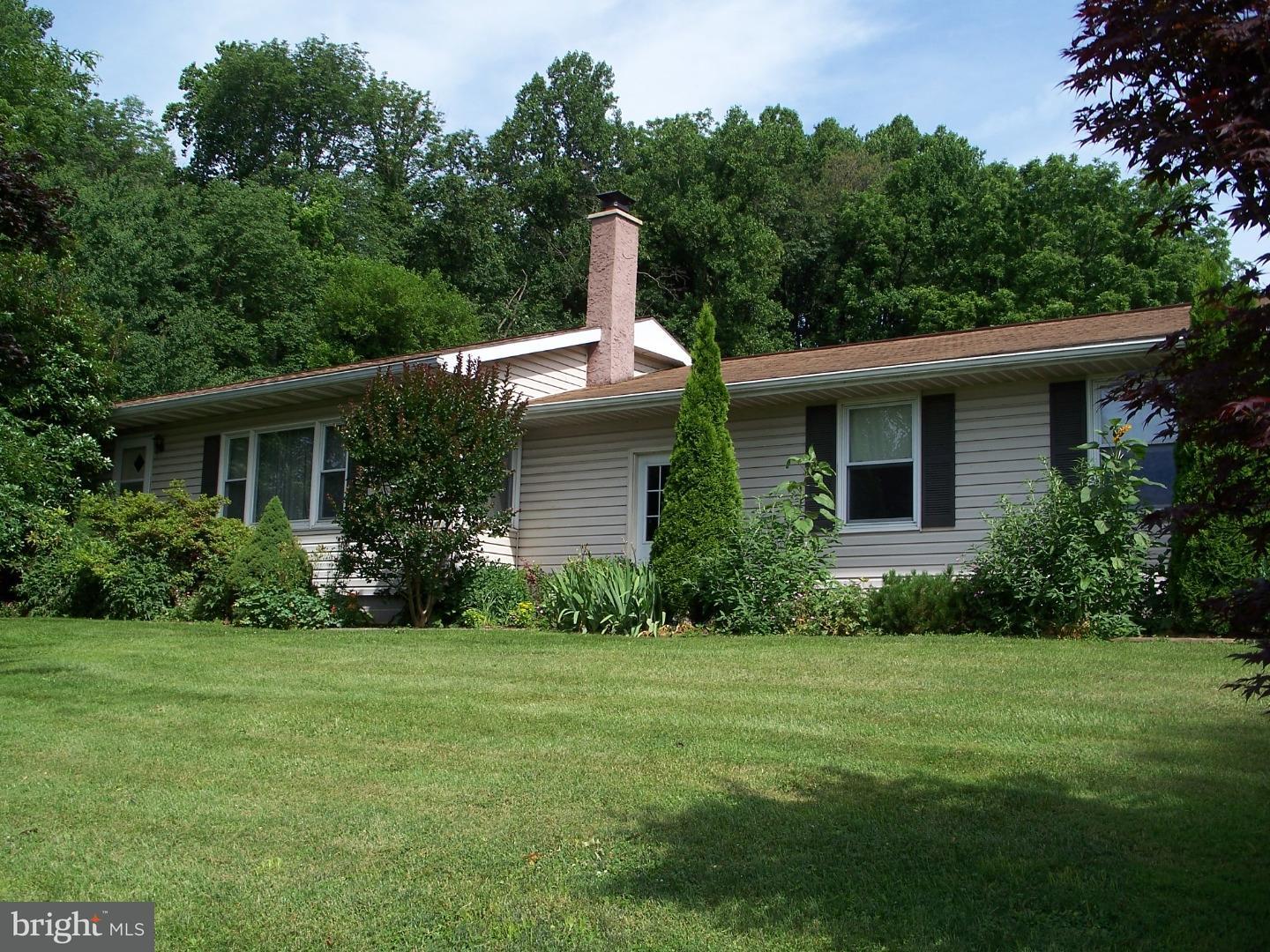 Property Photo: 688 Valley Rd PA 17566