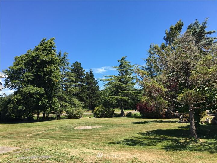 Property Photo:  500 SR 409  WA 98612 