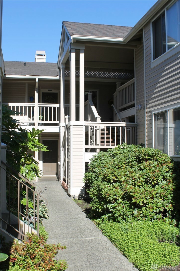 Property Photo:  432 3rd Ave S B203  WA 98020 