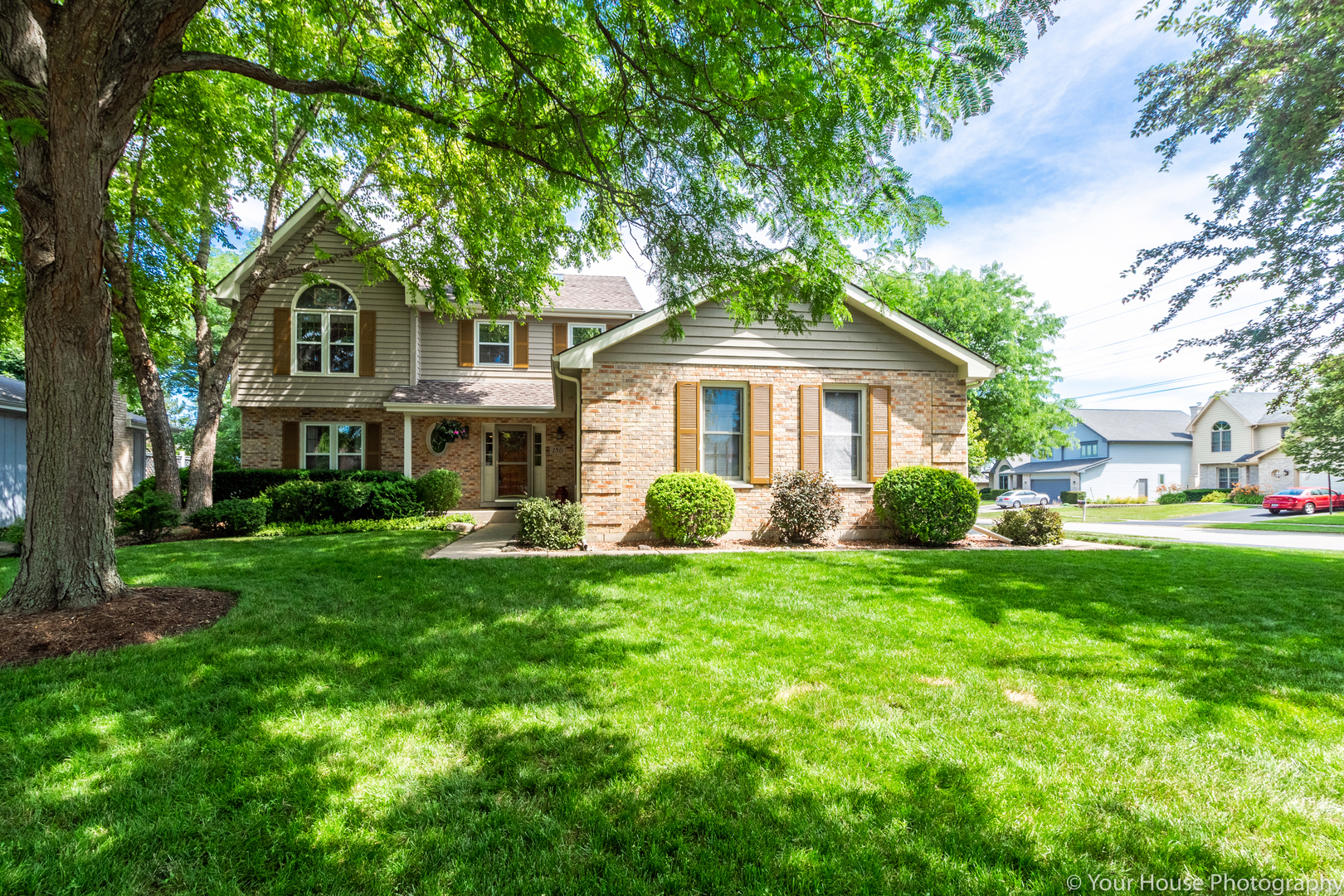 Property Photo:  150 Courtney Lane  IL 60013 