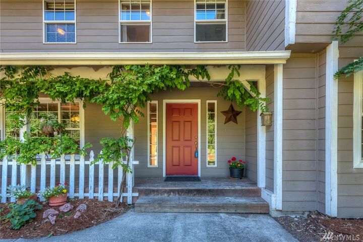 Property Photo: 303 Dove Dr WA 98282