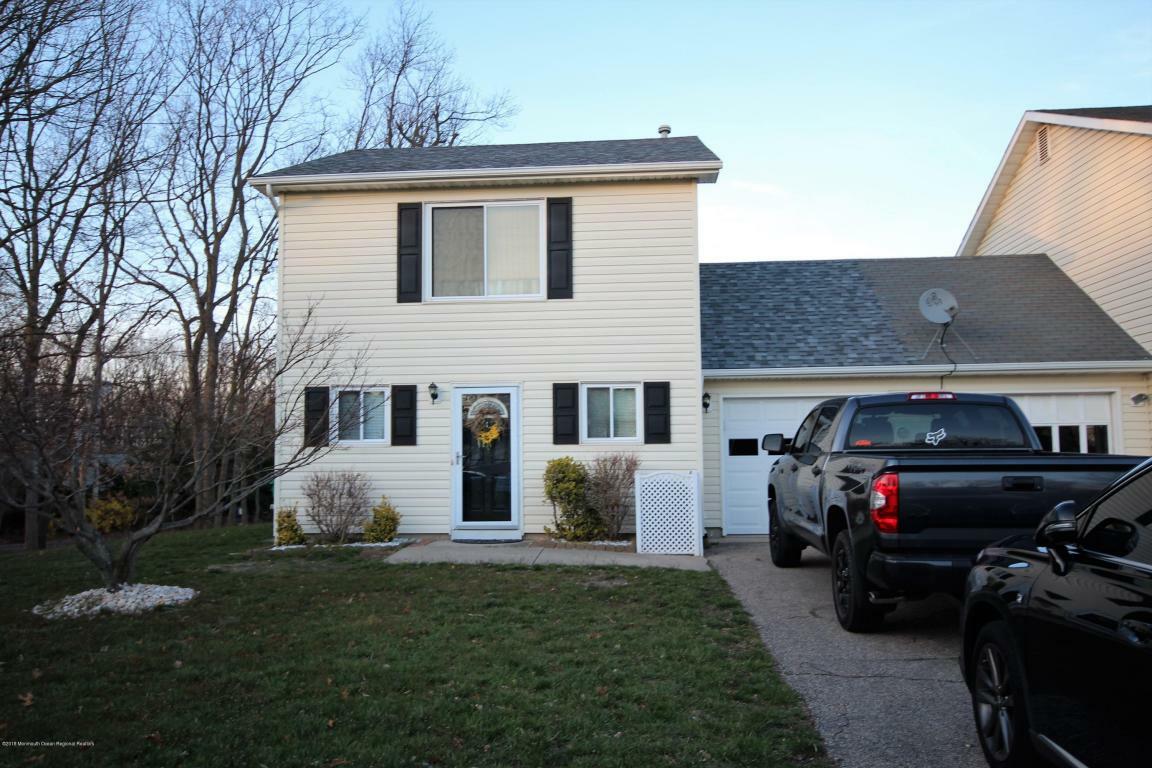 8 Tracey Court  Howell NJ 07731 photo
