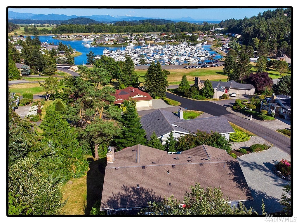 Property Photo: 437 Klickitat Dr WA 98257
