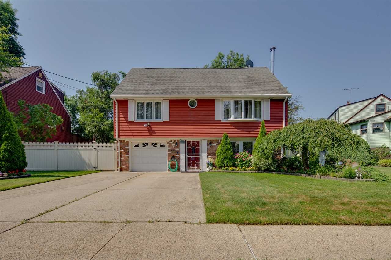 Property Photo:  11 Couchon Dr  NJ 07643 