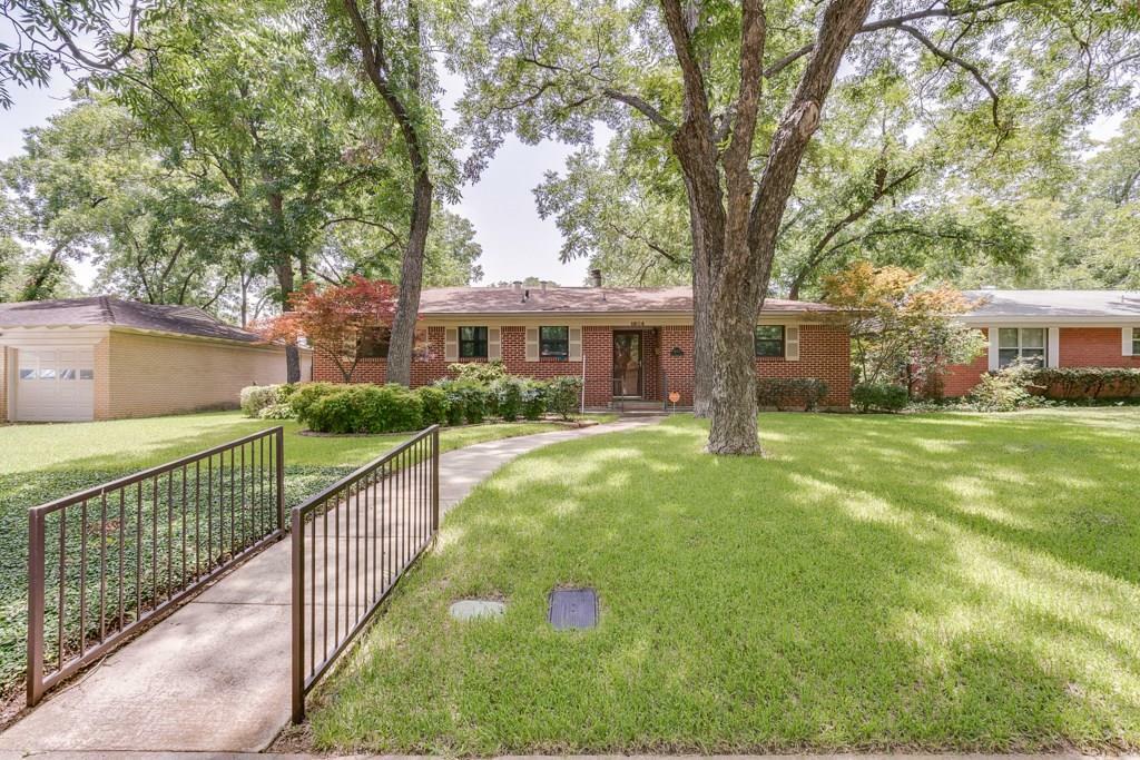 Property Photo:  1604 W Lovers Lane  TX 76013 