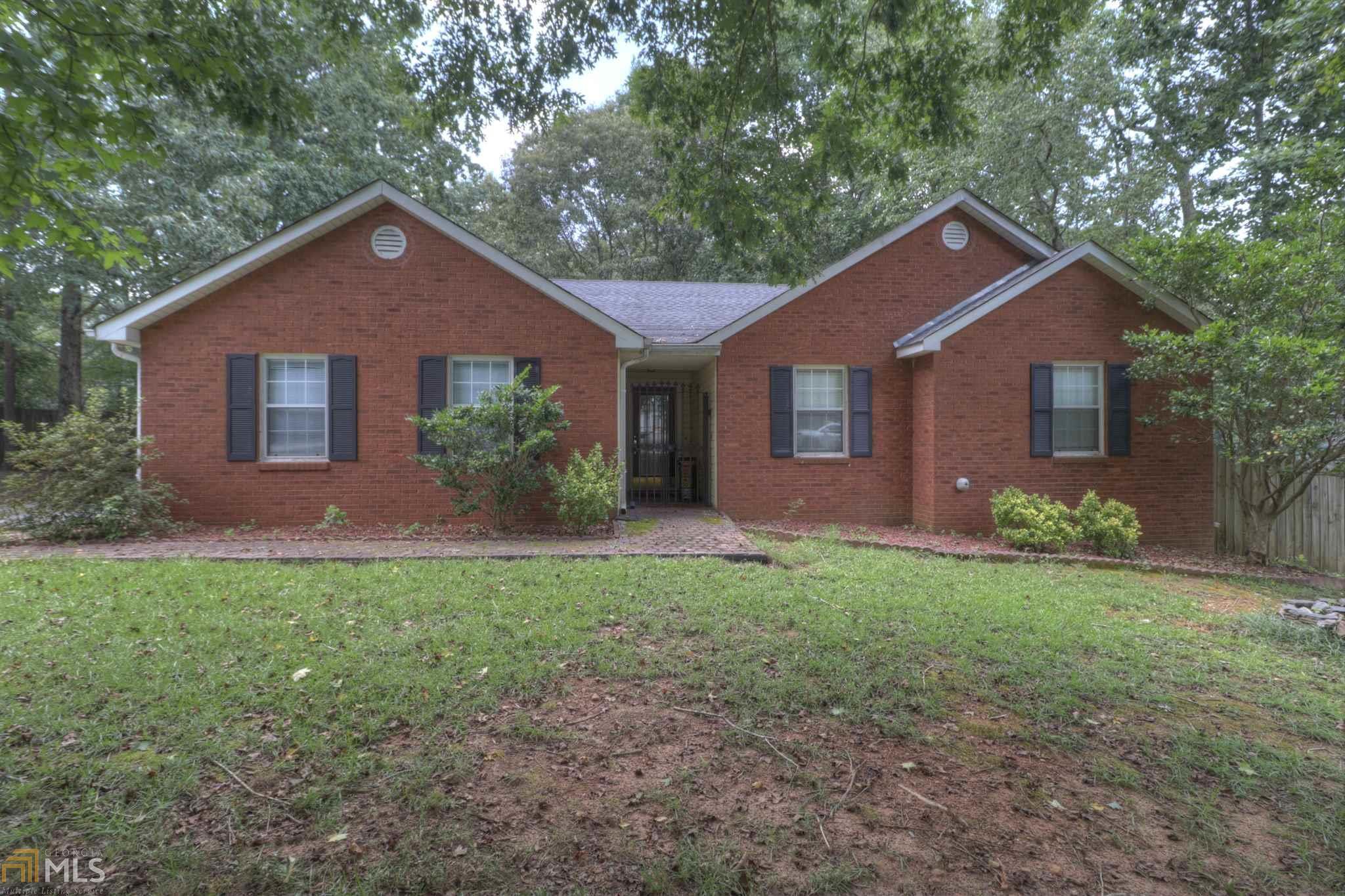 Property Photo: 15 Radcliffe Trace GA 30016