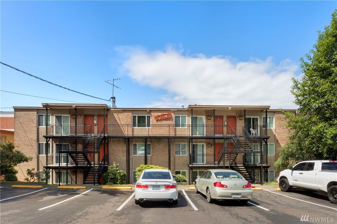 Property Photo: 22415 30th Ave S WA 98198