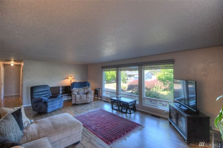 Property Photo:  139 W Oak St  WA 98557 