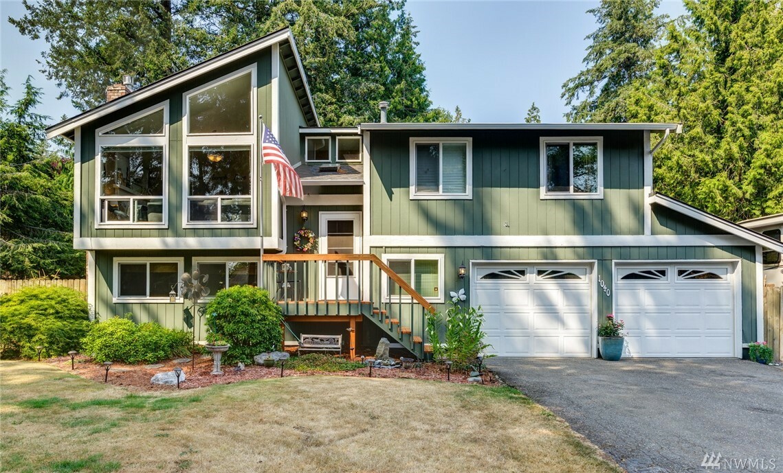 Property Photo:  1040 W Laurel Rd  WA 98248 