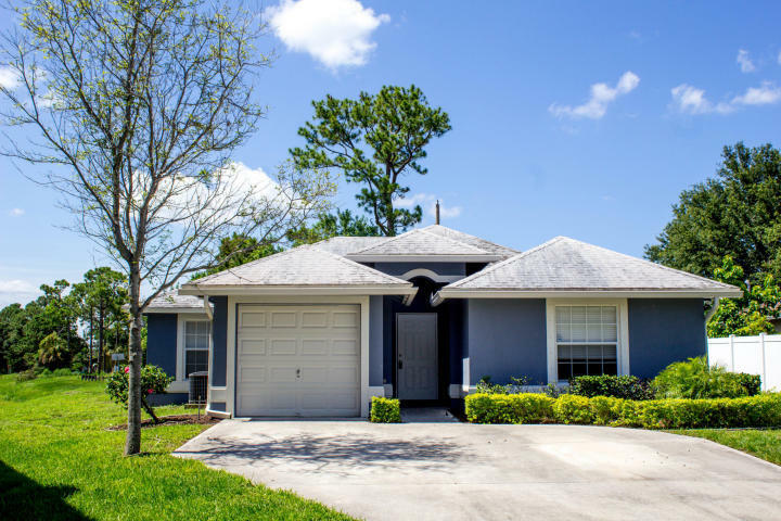 Property Photo:  6101 Ferrera Street  FL 33458 