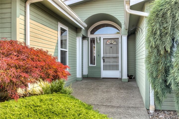 Property Photo: 21845 SE 273rd Lane 72 WA 98038