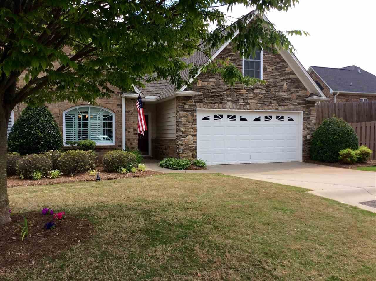 Property Photo:  423 Rosemeade Court  SC 29301