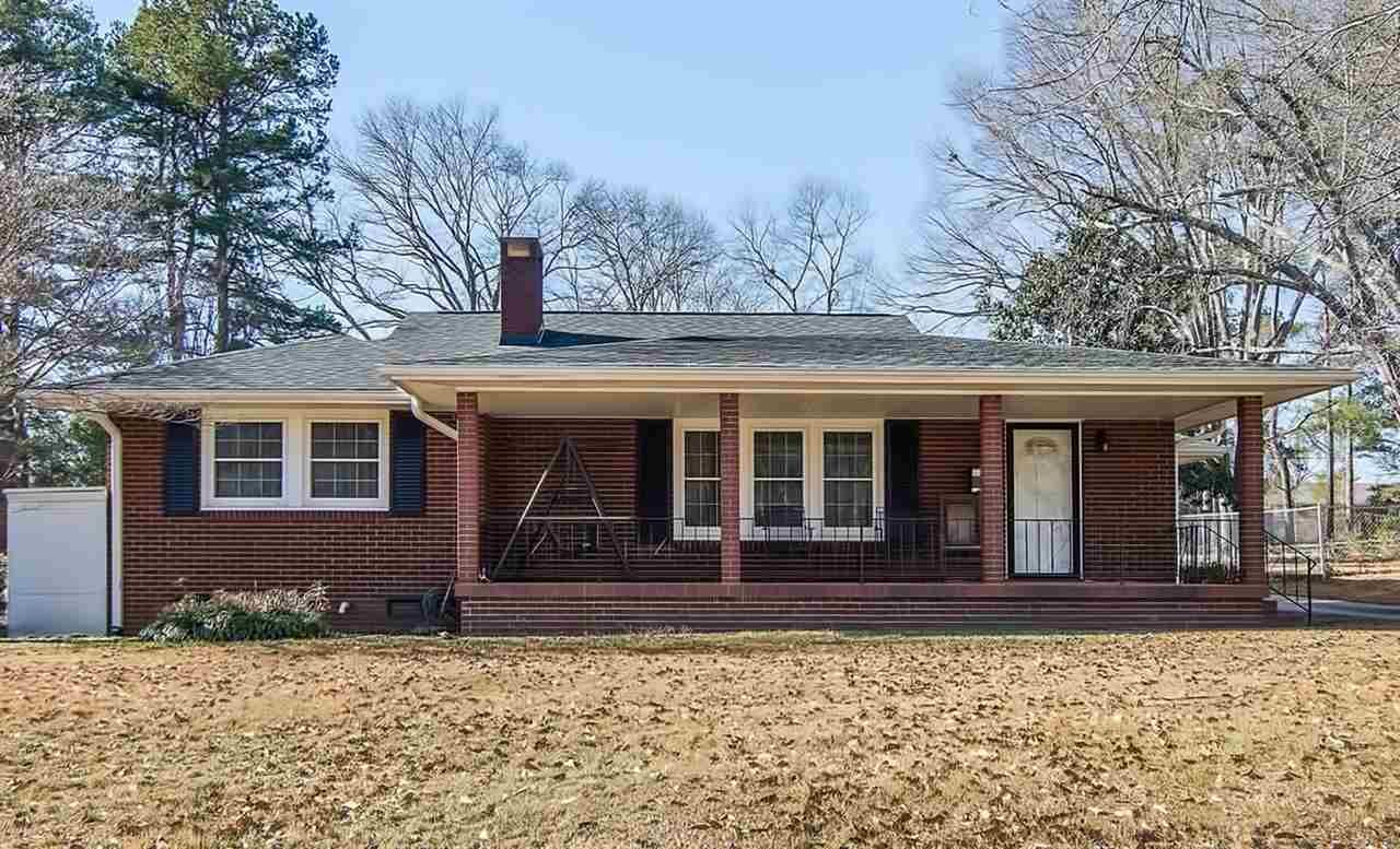 Property Photo:  204 Briarwood Road  SC 29301 