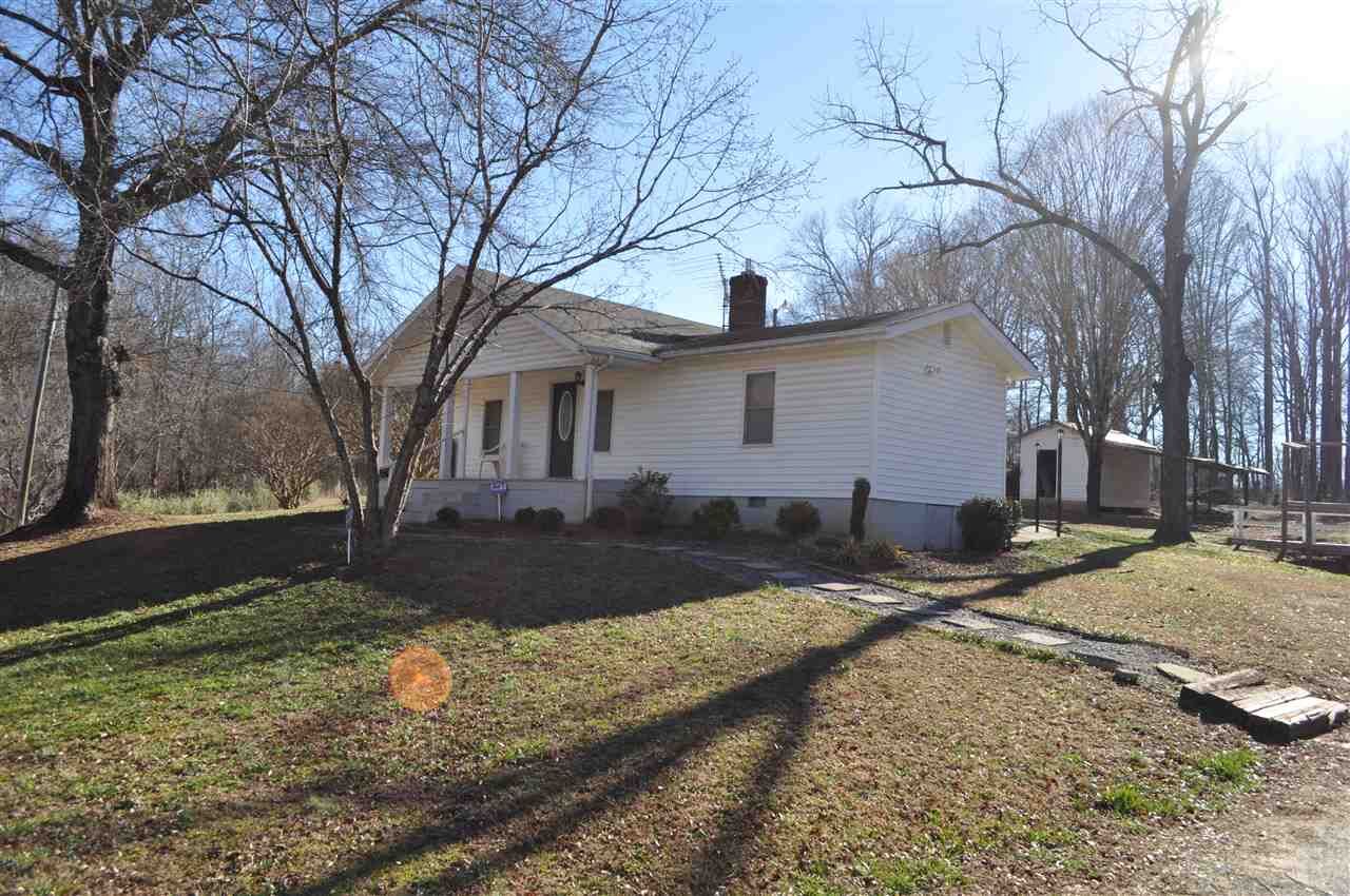 Property Photo: 417 Painter Road NC 28114