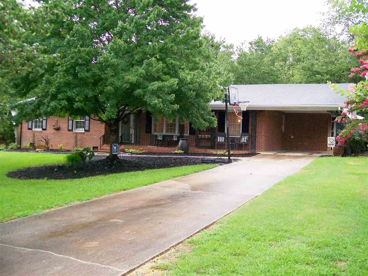Property Photo:  121 Floy Street  SC 29301 