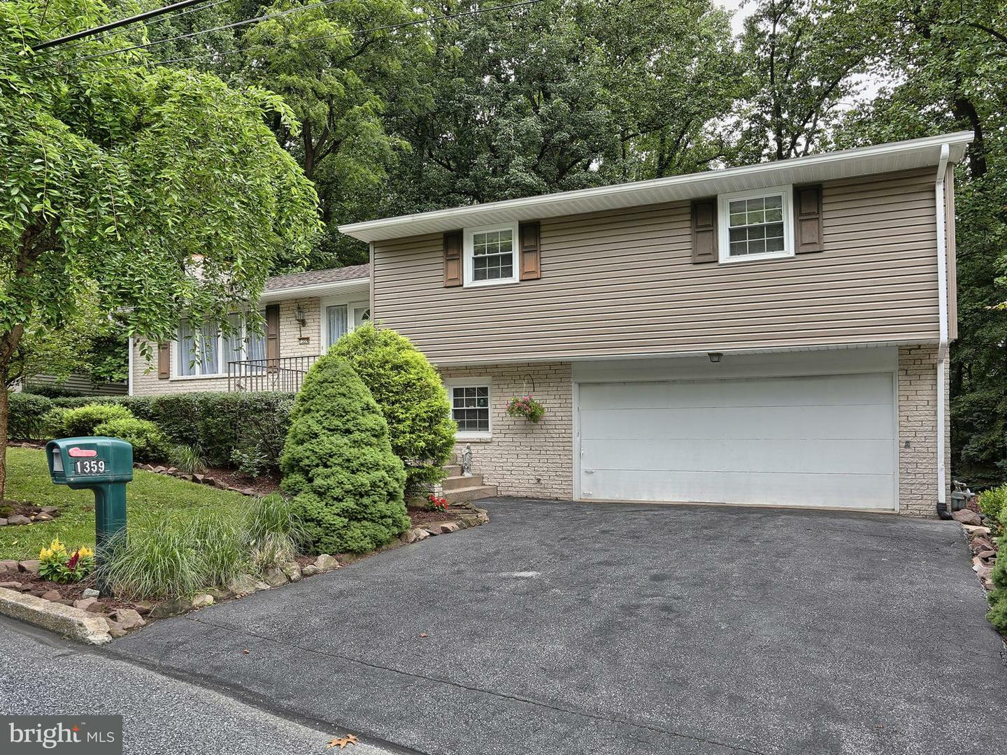 Property Photo:  1359 Bradley Avenue  PA 17036 