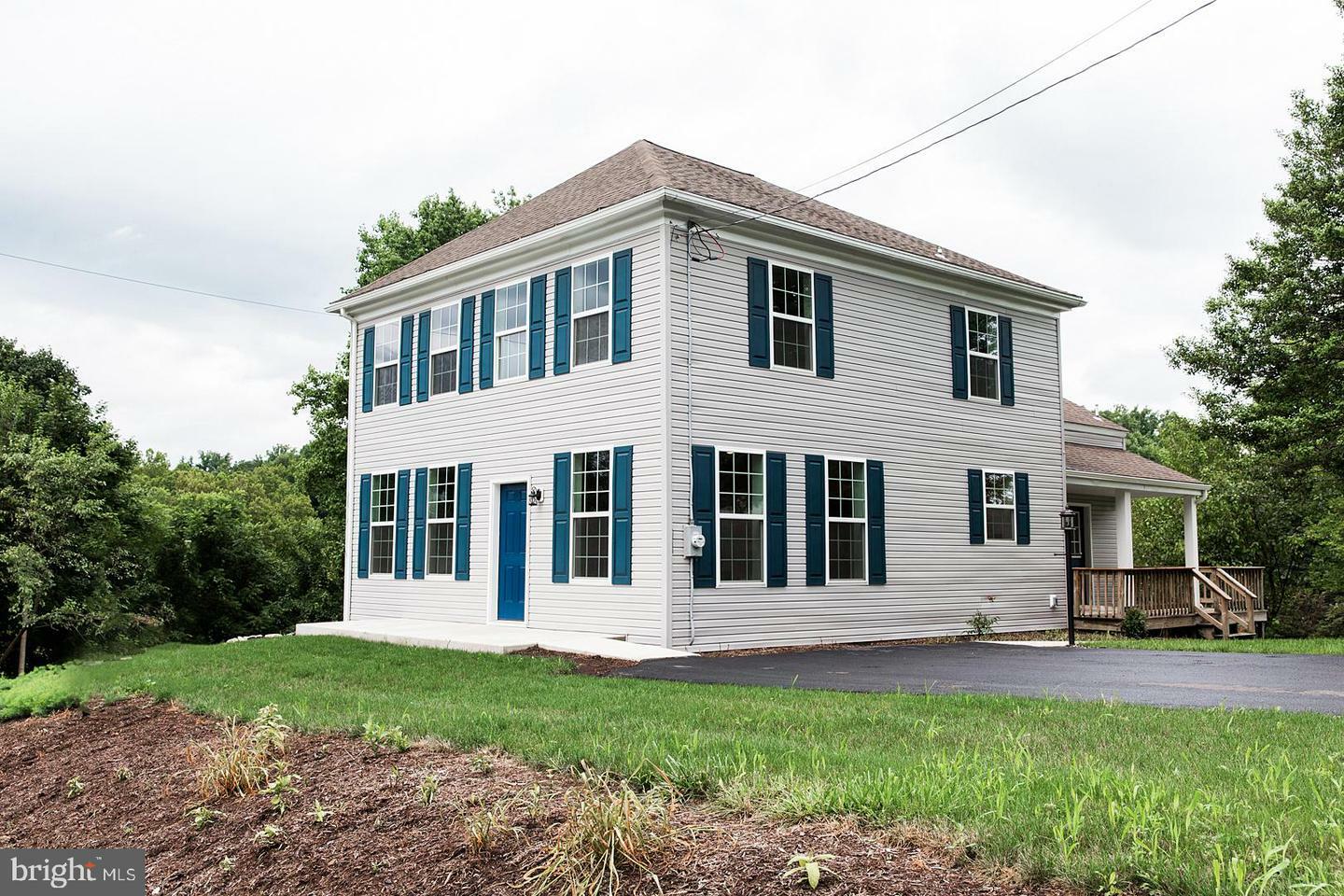 Property Photo:  975 Stehman Road  PA 17551 