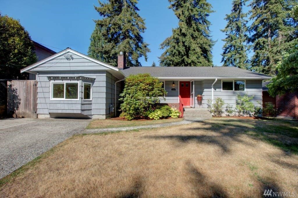 Property Photo:  16447 15th Ave SW  WA 98166 