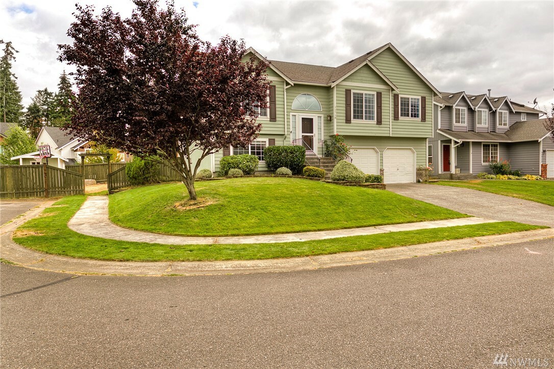 Property Photo: 11718 172nd St E WA 98374