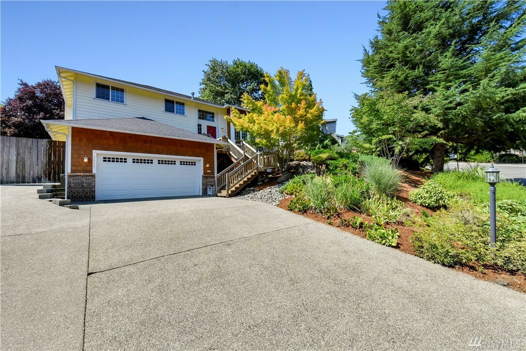 Property Photo:  12225 SE 204th St  WA 98031 