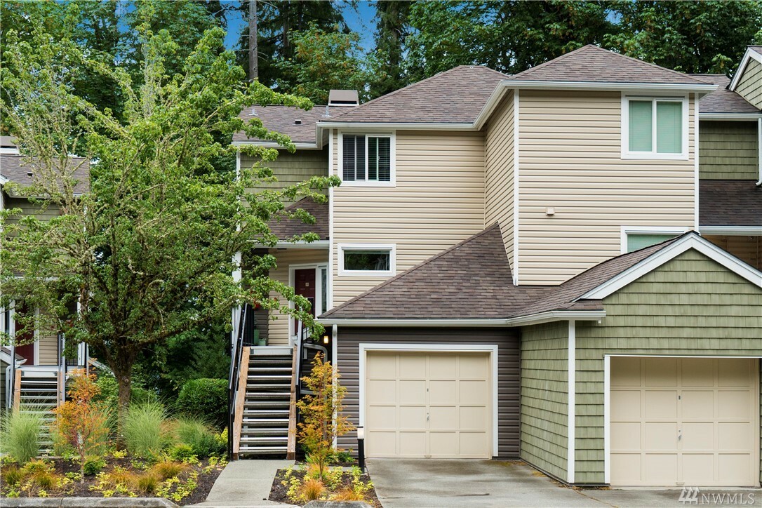 Property Photo:  5000 NW Village Park Dr F231  WA 98027 