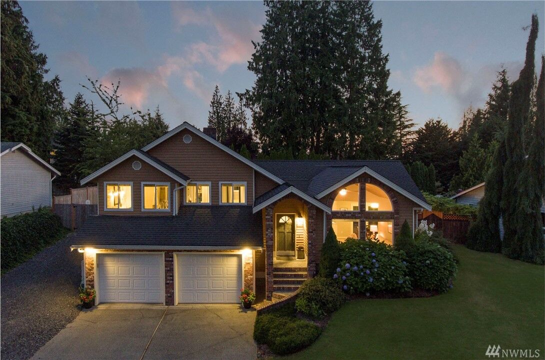 Property Photo:  18500 Woodbine Dr  WA 98223 