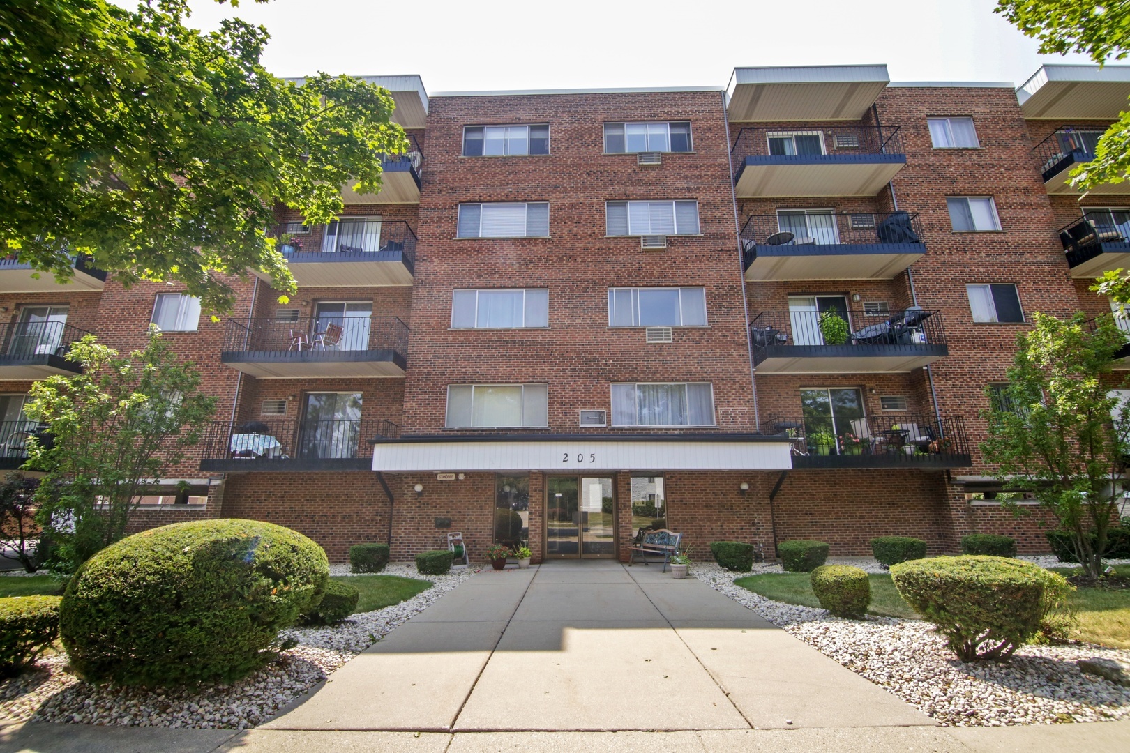 Property Photo: 205 Miner Street 304 IL 60005