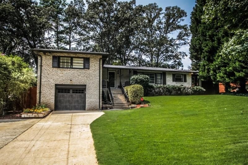 Property Photo:  3844 Longview Drive   30341 