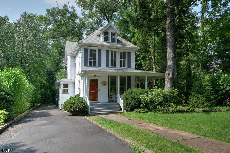 Property Photo:  256 W Dudley Ave  NJ 07090 