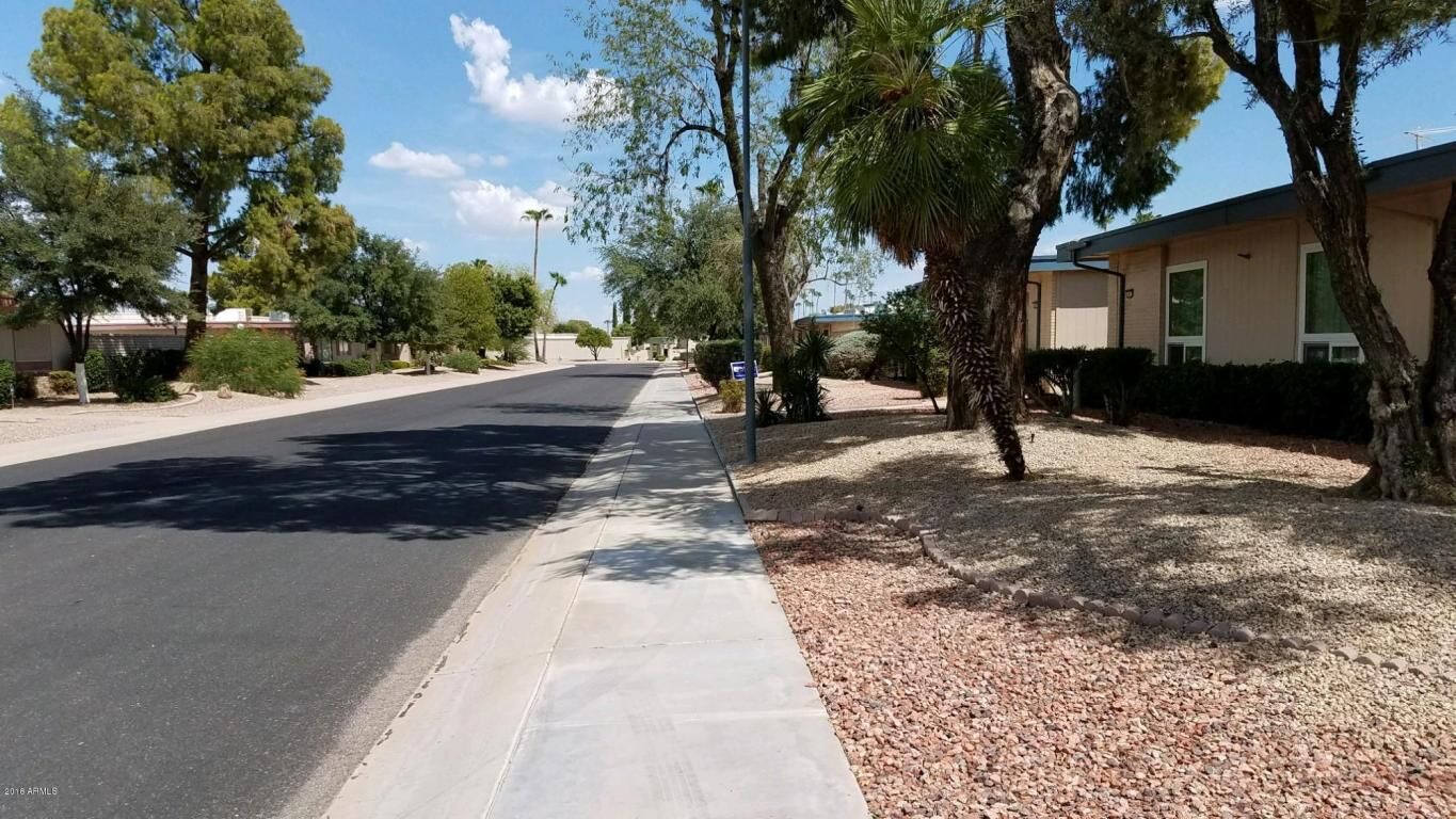 Property Photo: 10887 W Emerald Drive AZ 85351
