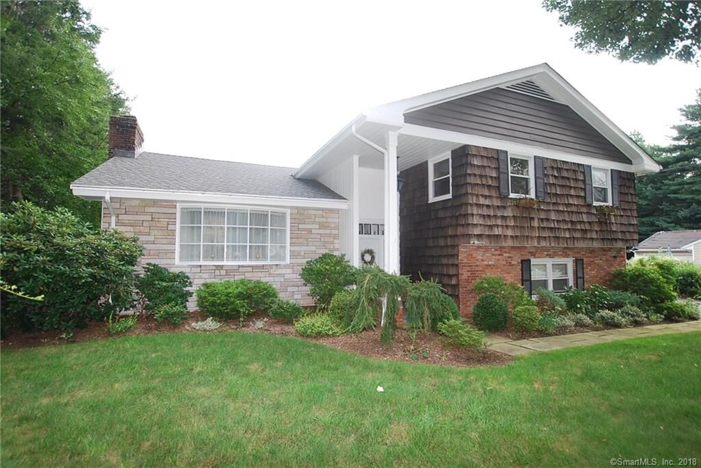 Property Photo: 86 Club Road CT 06905