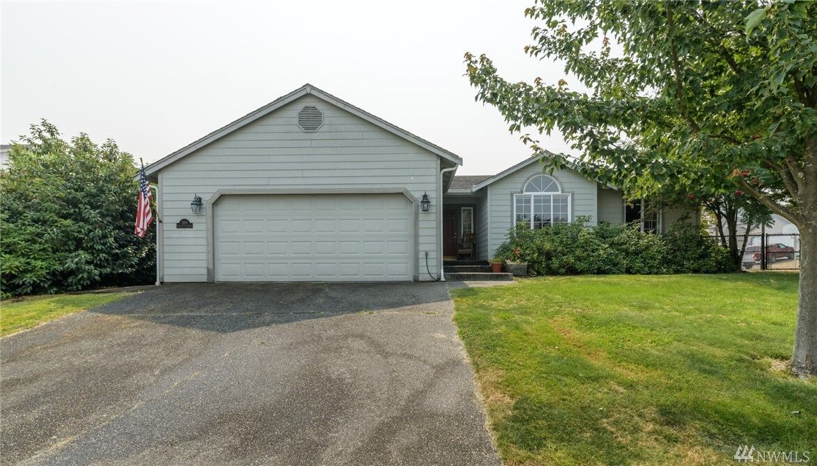 Property Photo: 1919 36th St WA 98221