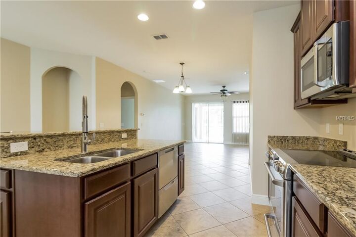 Property Photo:  512 Willet Avenue  FL 32703 