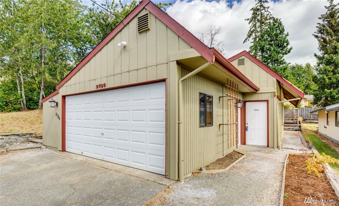 Property Photo:  2736 St. Clair St  WA 98226 