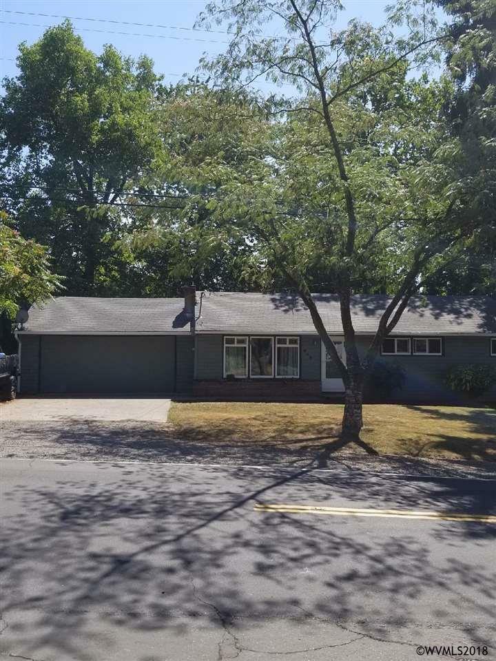 Property Photo: 840 Harris St OR 97302