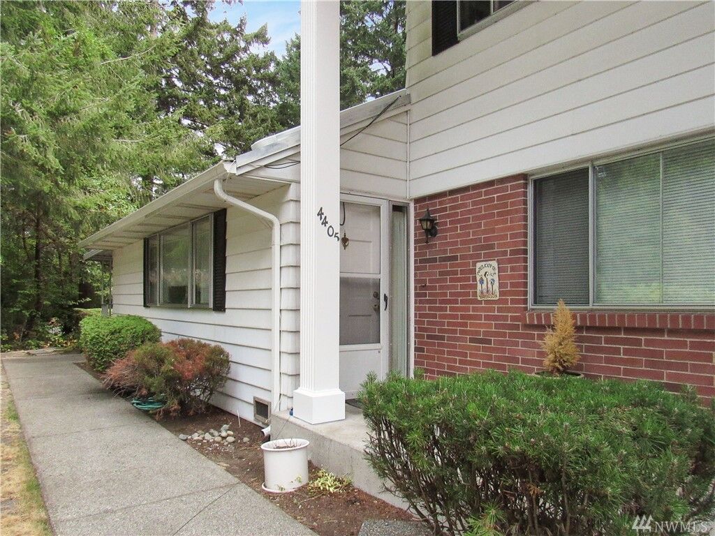 Property Photo: 4405 Grandview Dr W 1A WA 98466