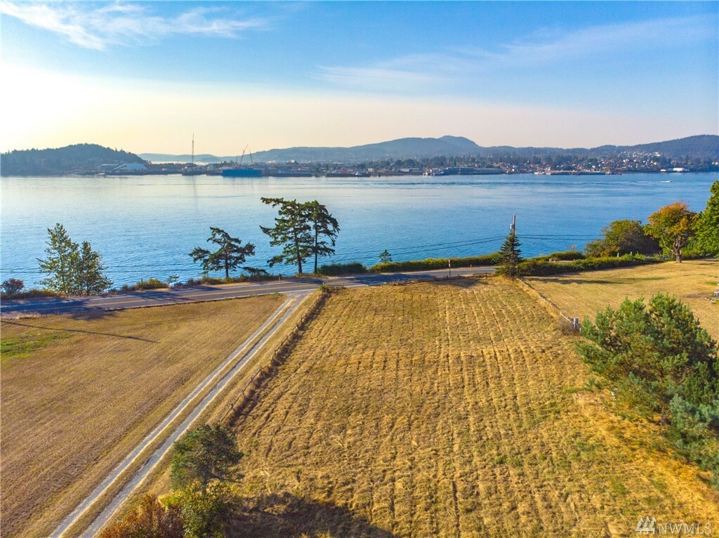 Property Photo:  5883 S Shore Rd  WA 98221 