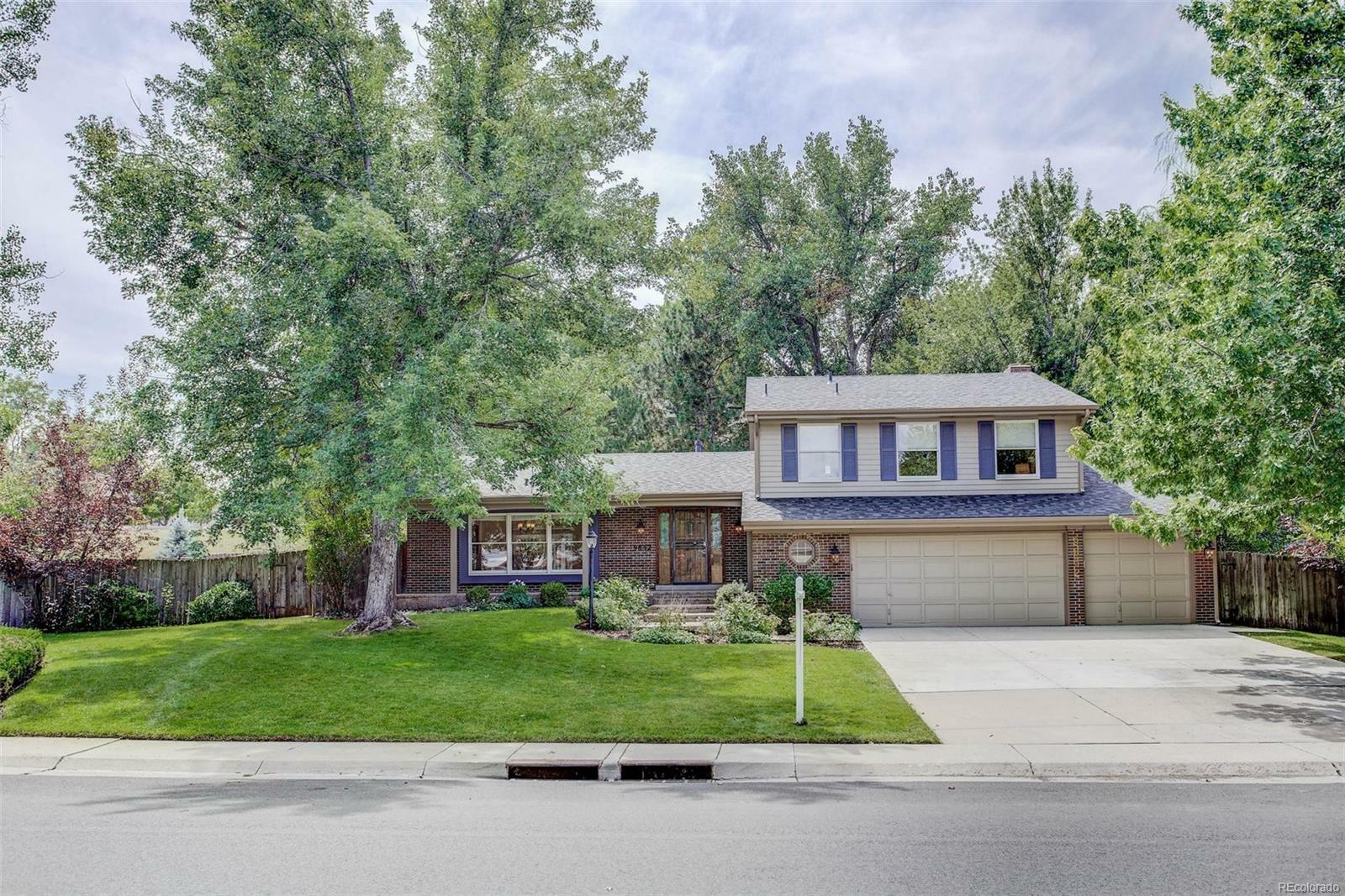 Property Photo:  9832 East Pinewood Avenue  CO 80111 