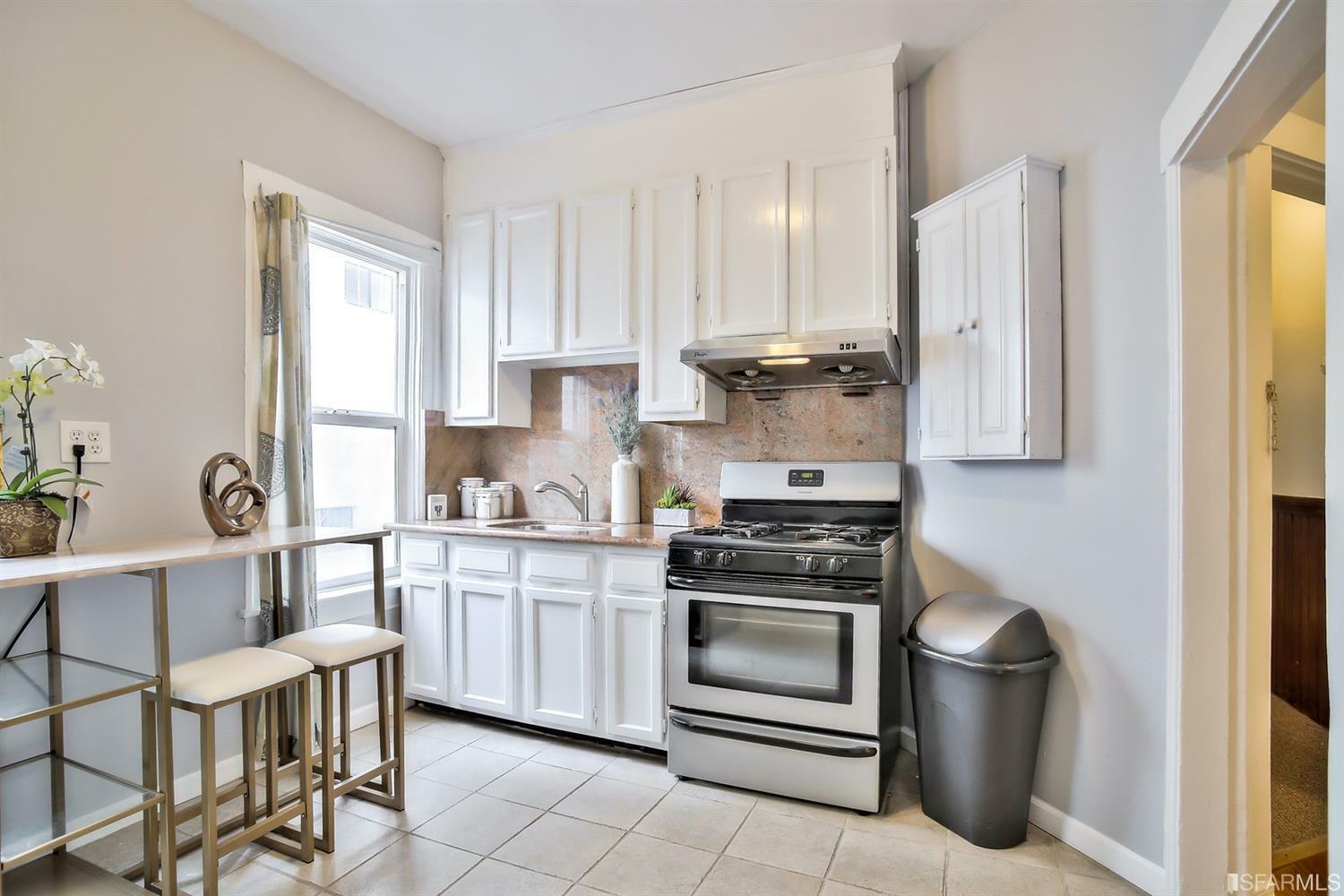 Property Photo:  58 Varennes Street A  CA 94133 