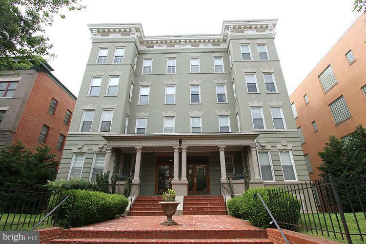 Property Photo:  1324 Euclid Street NW 408  DC 20009 